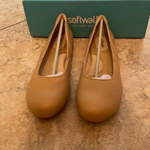 NEW SoftWalk Women’s Shoes Loafers Nude 6.5 Norwich